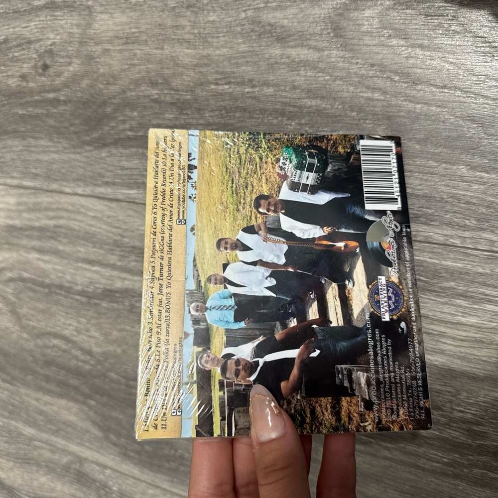 Music CD 
Los Alegres de harlingen